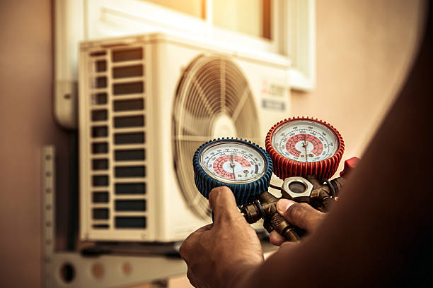 Professional Hvac technician working in Inver Grove Heights, MN